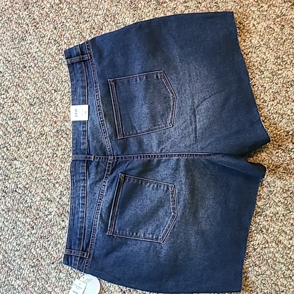 DIP BRAND WOMENS PLUS SIZE BLUE JEAN CUTOFF SHORTS SIZE 24W - Picture 8 of 16